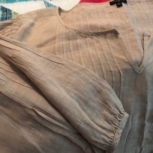 Natural color Pleated linen top.
